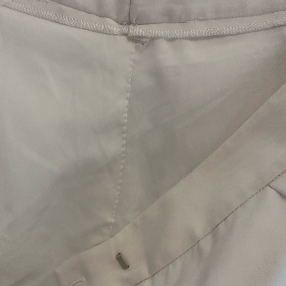 White shorts - Picture 8 of 10